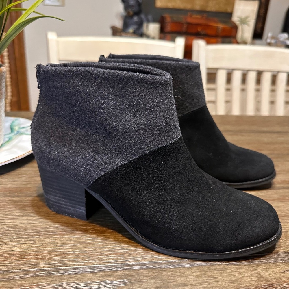 TOMS Leila Black Suede and Gray Wool Heeled‎ Ankle Booties Women's Size 8M